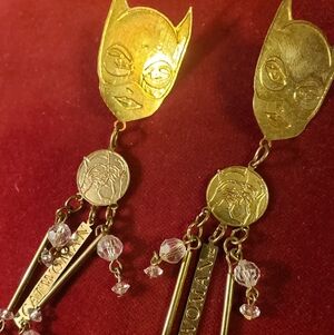 Gold tone Vintage Catwoman Dangle Earrings